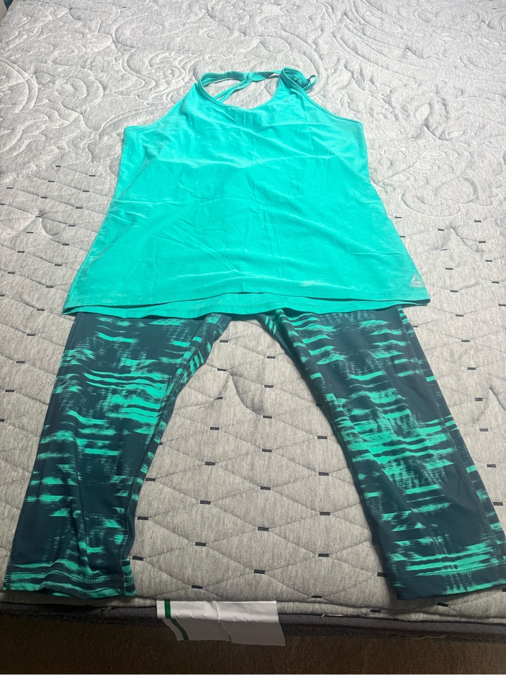 Reebok Teal & Dark Green Patterned Athletic Tank